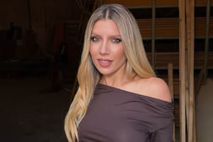 Laurita Fernández se grabó semidesnuda en la bañadera de su casa y muy bien acompañada