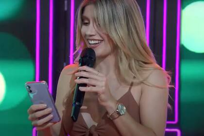 Laurita mostró las fotos de su cumpleaños de 15 (Foto: Captura de video)