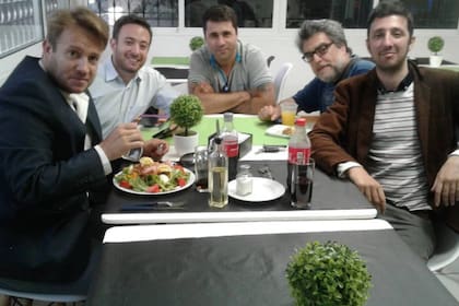 Laurta con Laje y Márquez en 2018 tras la presentación del libro de los argentinos en Montevideo