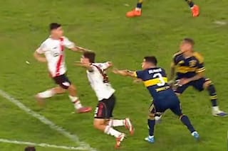 La jugada que pudo cambiar el superclásico sobre la hora: ¿fue penal de Blanco a Martínez Quarta?