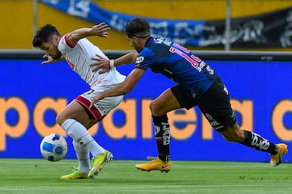 Lautaro Diaz marca a Lautaro Acosta
