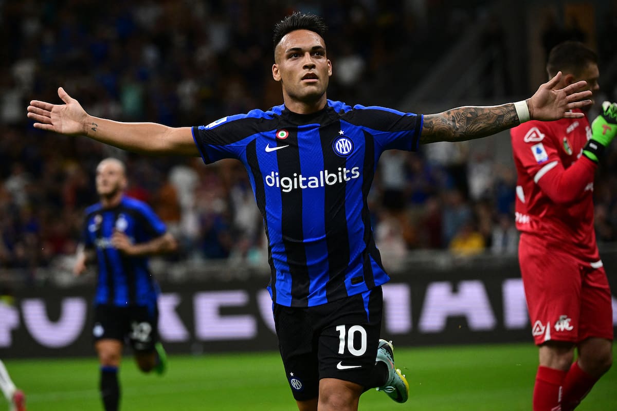 Lautaro Martínez, afirmado en su quinta temporada en Inter, anotó el primer gol a Spezia, por la liga de Italia.