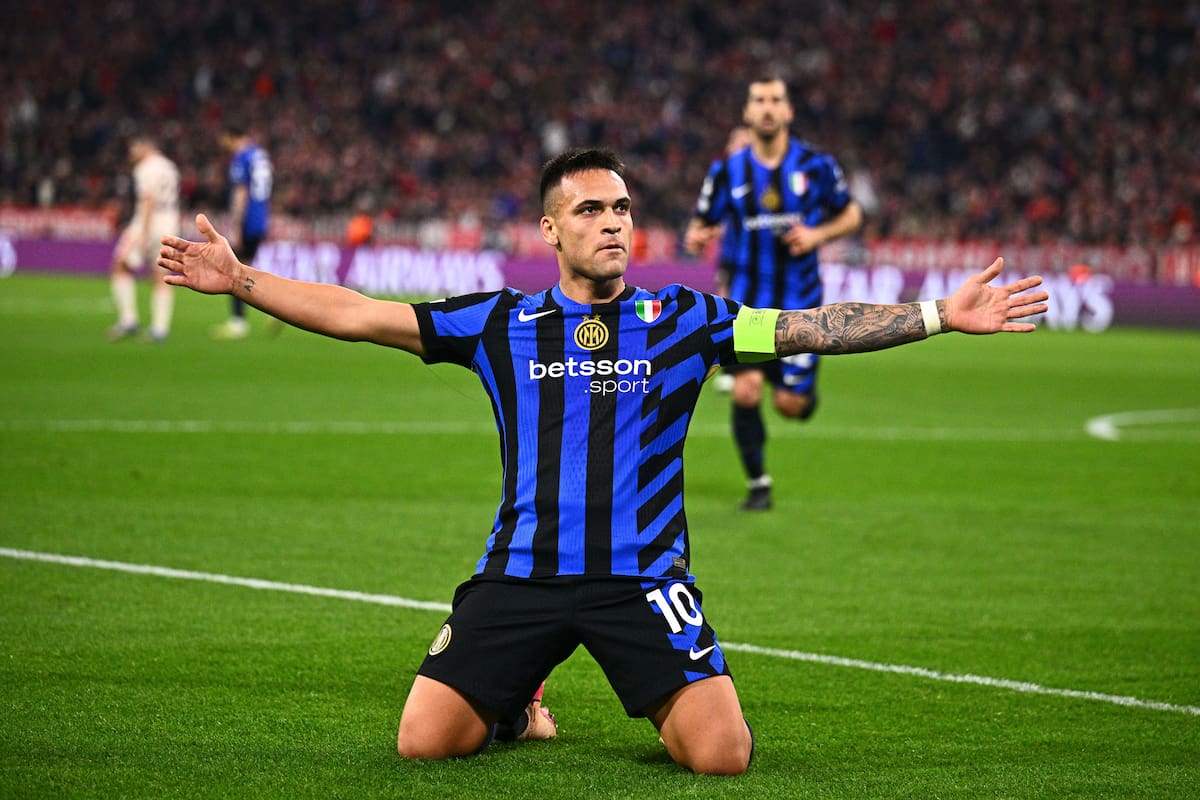 Lautaro Martínez celebra su gol, el que puso en marcha el valioso triunfo de Inter