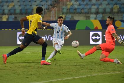 Lautaro Martinez define y será gol: el delantero llega enfocado al partido con Colombia.