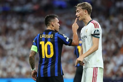 Lautaro Martinez discute contra Dean Huijsen