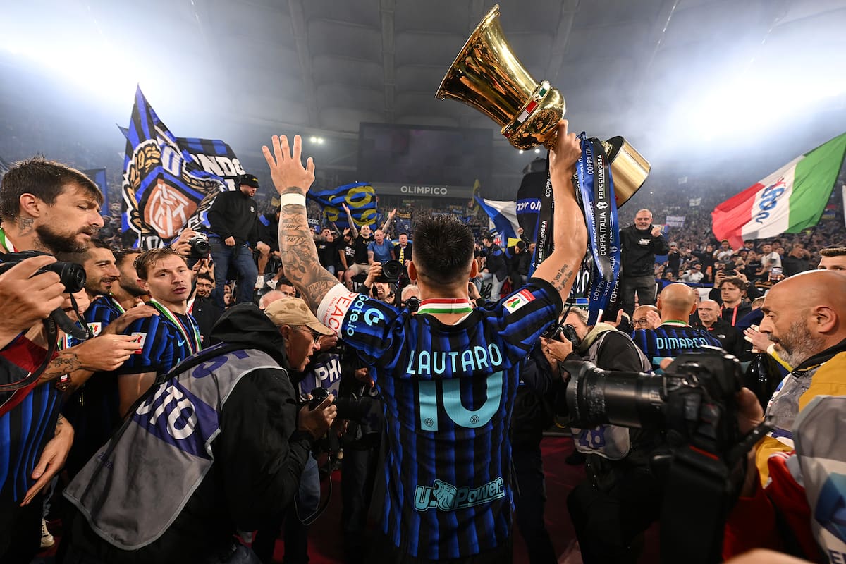 Lautaro Martínez, el capitán que volvió a jugar este mes en Inter y levantó dos trofeos, el de la Serie A hace 10 días y el de la Copa Italia este miércoles, gracias a un 2-0 a Lazio.