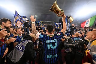 Lautaro Martínez en pleno antes del Mundial: tras las lesiones, el capitán de Inter levantó dos copas en 10 días
