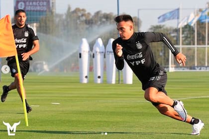 Lautaro Martinez en un entrenamiento con la selección antes del partido con Bolivia por las Eliminatorias.