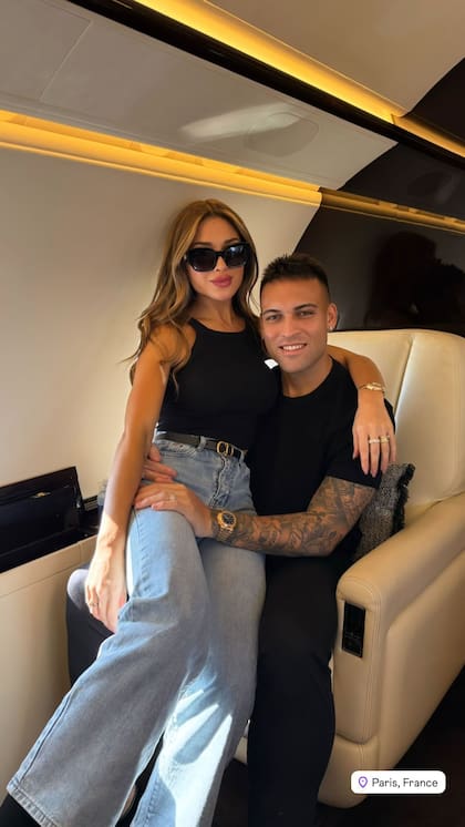 Lautaro Martínez junto a Agustina Gandolfo en la previa a la entrega del Balón de Oro