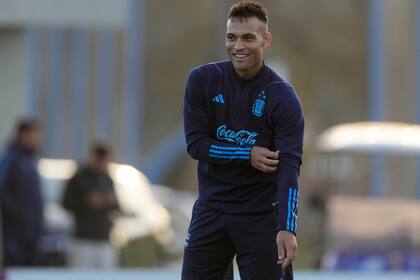 Lautaro Martínez pelea por un lugar con Julián Álvarez para ser titular en la selección argentina vs. Ecuador