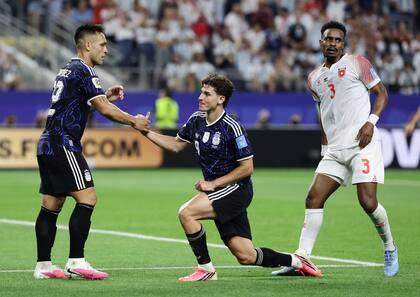 Lautaro Martínez y Julián Alvarez, dos delanteros de élite que pujan por el puesto de centrodelantero de la selección argentina