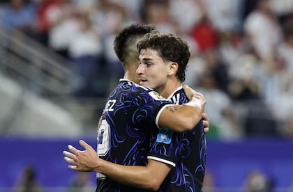 Lautaro Martínez y Julián Alvarez jugarán juntos en la delantera argentina en el amistoso ante Bolivia de este miércoles