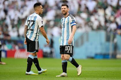 Lautaro Martínez y Lionel Messi en el partido de Argentina contra Arabia Saudita