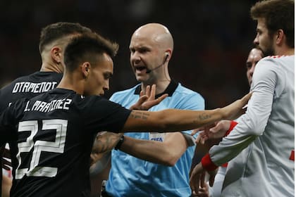 Lautaro Martínez y sus pocos minutos en el amistoso contra España; no le alcanzó para llegar a Rusia 2018