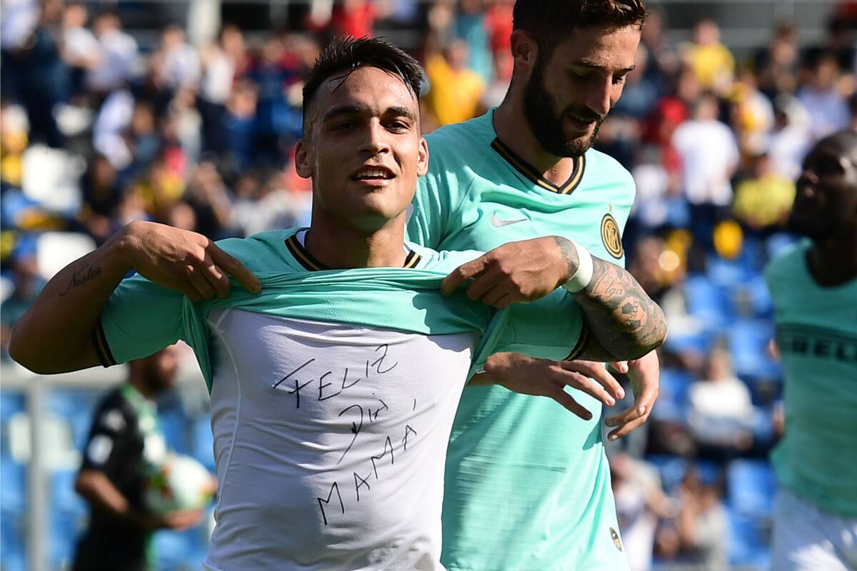 Lautaro Martínez y una dedicatoria típica del día: a su mamá.