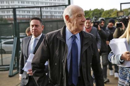 Lavagna al llegar a Comodoro Py para declarar sobre la supuesta oferta millonaria para que bajara su candidatura