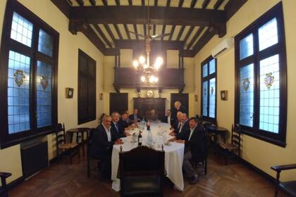 Lavagna encabezó la mesa con referentes de la agroindustria