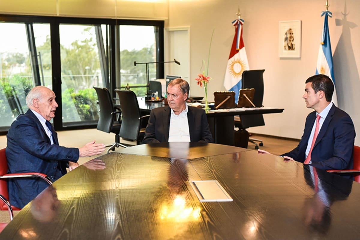 Lavagna, Schiaretti y Urtubey, ayer, en Córdoba