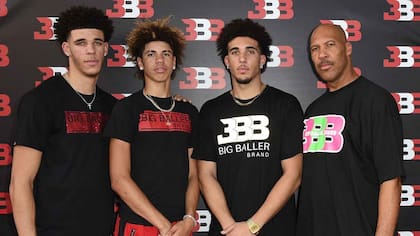 LaVar Ball quiso usufructuar la repetina popularidad de sus tres hijos (Lonzo, LaMelo y LiAngelo) y creó una marca familiar de indumentaria; además, se llevó al más chico a Lituania y a Australia para que hiciera su carrera previa a la NBA.