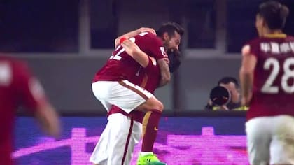 Lavezzi festejó ante Tevez