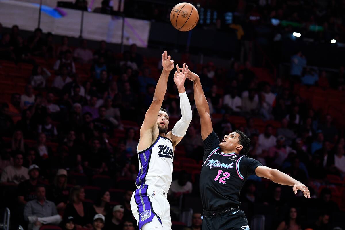 LaVine anota 42 puntos; Kings vencen a Heat 127-111 y rompen racha de cuatro derrotas