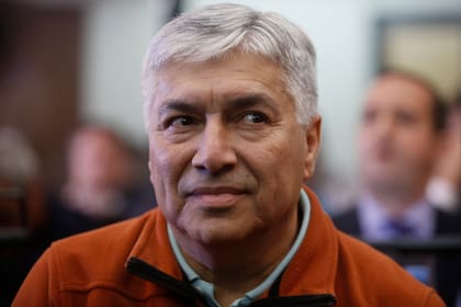 La defensa del empresario patagónico dijo desconocer la resolución del Tribunal Oral Federal N°4
