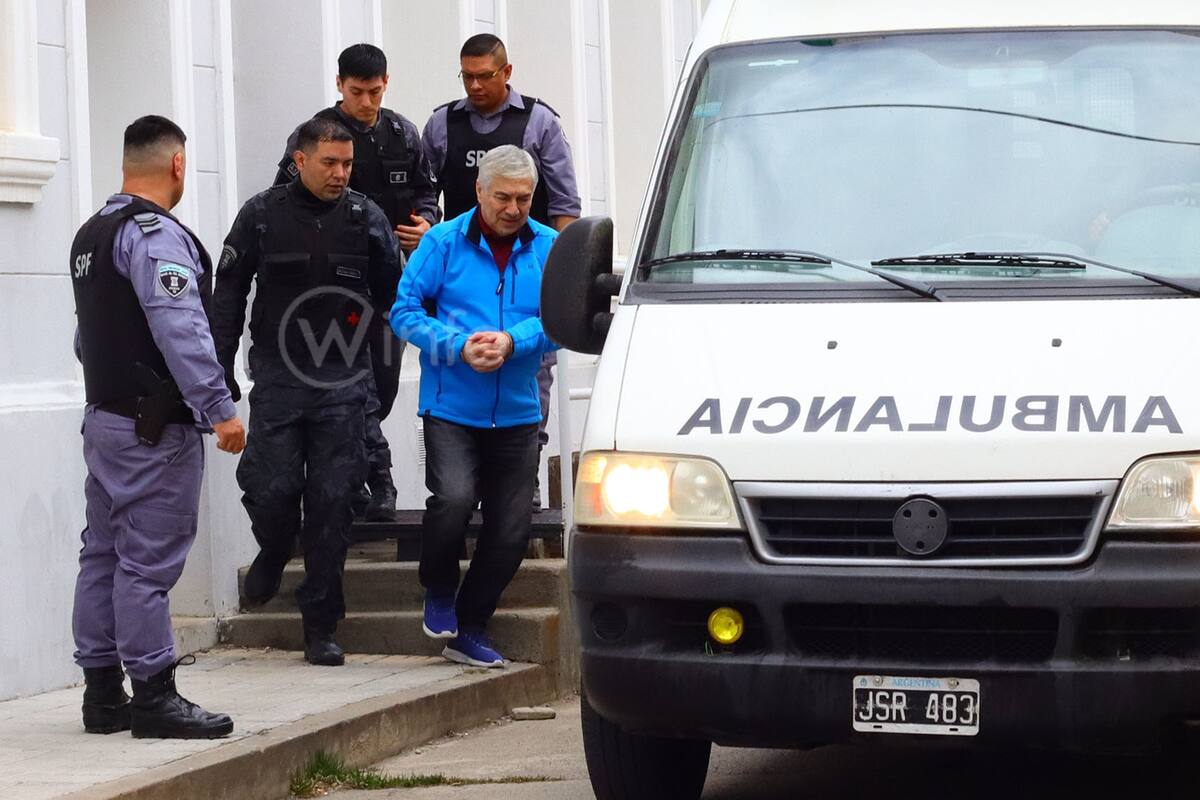 Lázaro Báez, en uno de sus traslados en ambulancia