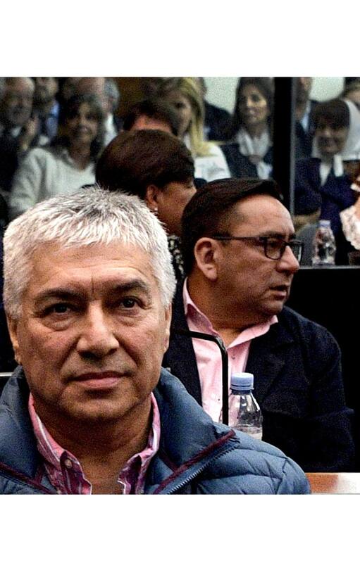Lázaro Báez, la vicepresidenta Cristina Kirchner (atrás) y el exministro de Planificación Julio De Vido, durante el juicio por Vialidad