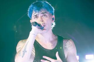 La advertencia de Luck Ra tras recibir un golpe en el escenario: “Es peligroso, mirá si me das en el ojo”