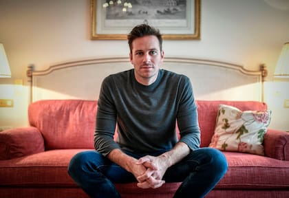 "Le das un mordisco al corazón y tienes a todos tus amigos a tu alrededor, que te incitan a seguir. Es como un rito de iniciación masculino casi exagerado cuando vas de caza por primera vez", explicó