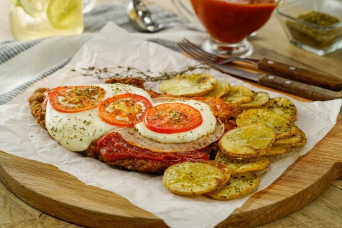 Le decimos "sí" a gritos a la milanesa en todas sus versiones. Desde las clásicas suiza y napolitana hasta versiones con cheddar, panceta o cebolla caramelizada.