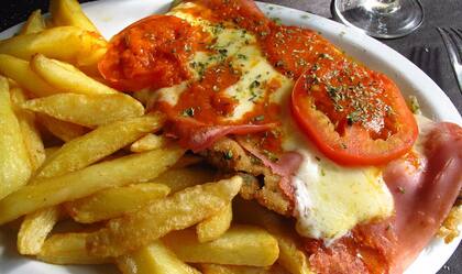 La familia les dio las milanesas a los animales luego de percatarse de que estaban en mal estado