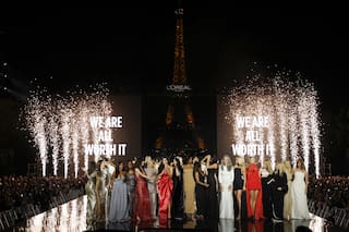 Luisana Lopilato llevó la belleza argentina a una de las pasarelas más importantes de París