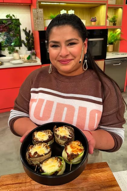 "Le di una mano a Luis Ventura y le compartí tips y recomendaciones para que le vaya bien el reality", dice sobre MasterChef Celebrity. "Ahora sé que vuelve otra edición y me pone contenta porque la cocina despierta muchos sueños, contagia lo noble de un plato y transmite muchas emociones"