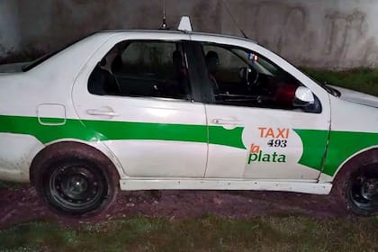 Le dieron ocho puñaladas a un taxista y lo tiraron a un zanjón para robarle la recaudación, en La Plata