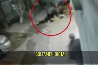 Le dio una patada a un ladrón con cuchillo y salvó a una mujer asaltada en la estación de Coghlan