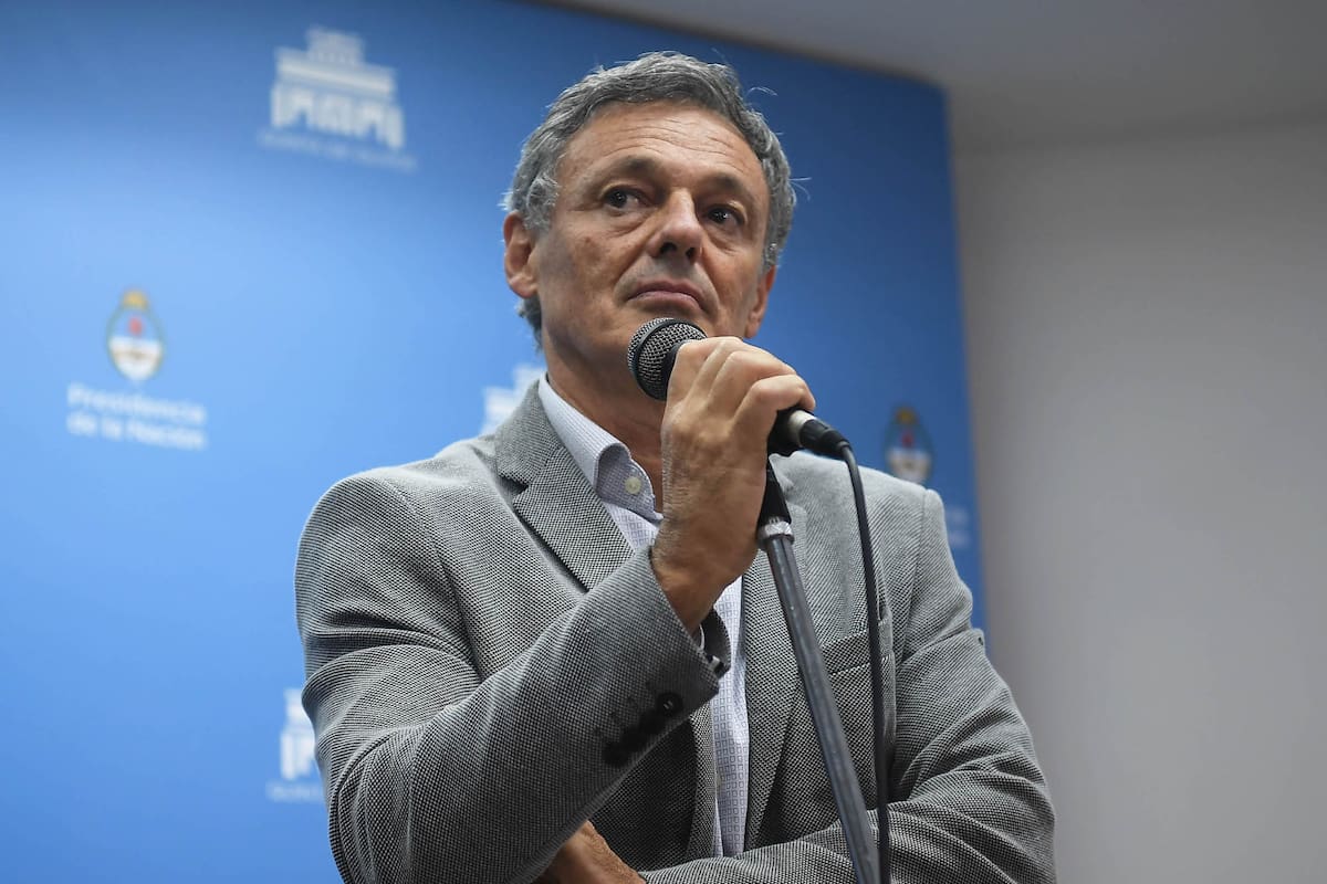 Le encargó a Cabrera elaborar un programa compartido con la UCR y Carrió