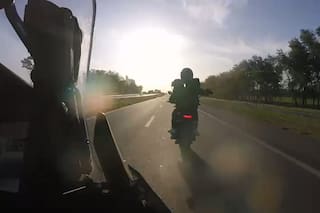 Ruta 8: le intentaron robar la moto a punta de pistola, aceleró y se escapó de milagro