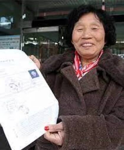 Le llevó 960 intentos pero lo logró. "Salimos a abrazarla con flores".