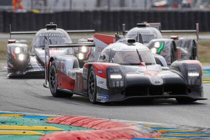 Le Mans: el argentino Pechito López estuvo al frente durante 12 horas, pero perdió posiciones en el segundo tramo de la carrera