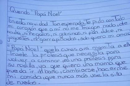 Le pide a Papá Noel que, en vez de regalos, le traiga una prótesis a su mamá para que pueda caminar