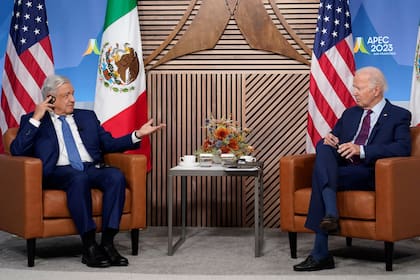 Le reclaman a Joe Biden que exija a su par mexicano Andrés Manuel López Obrador a cumplir con el tratado