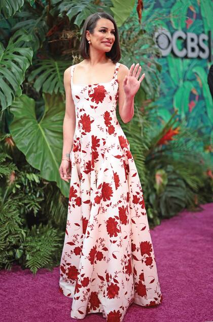 Lea Michelle, protagonista del musical Funny Girl, con vestido de estampa floral, firmado por Emilia Wickstead.