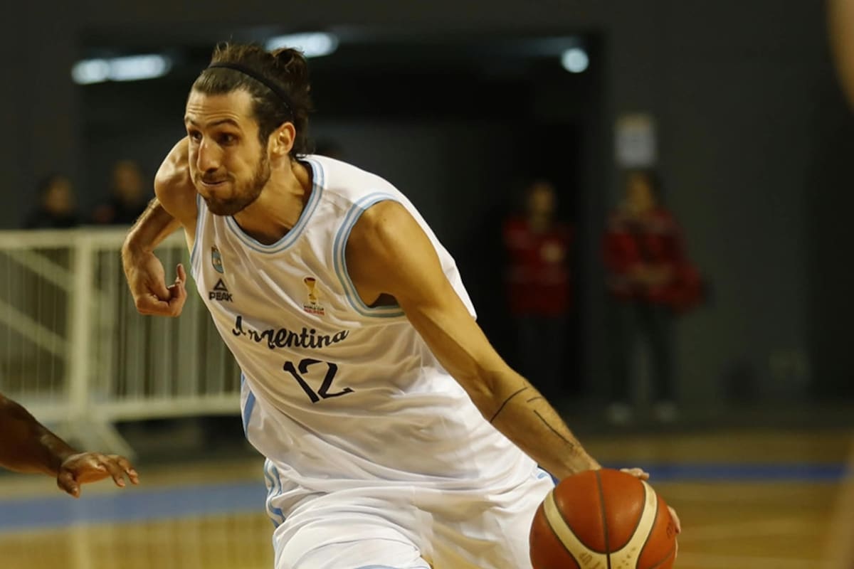 Leandro Bolmaro es una de las figuras que tiene la selección argentina de básquetbol