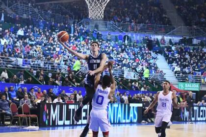 Leandro Bolmaro se prepara para el Draft de la NBA: la comparación que hacen los especialistas
