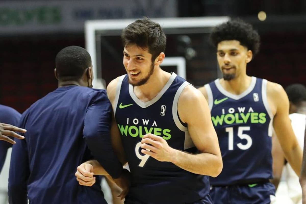 Leandro Bolmaro volví a ser una de las figuras en Iowa Wolves, el equipo de G-League de Minnesota Timberwolves