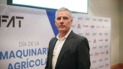 Leandro Brito Peret, director ejecutivo de la Asociación de Fábricas Argentinas de Tractores y otros Equipamientos Agrícolas e Industriales (AFAT), afirmó que es signo positivo y alentador, pese a que los volúmenes deseables de mercado, están bastante por encima de estos