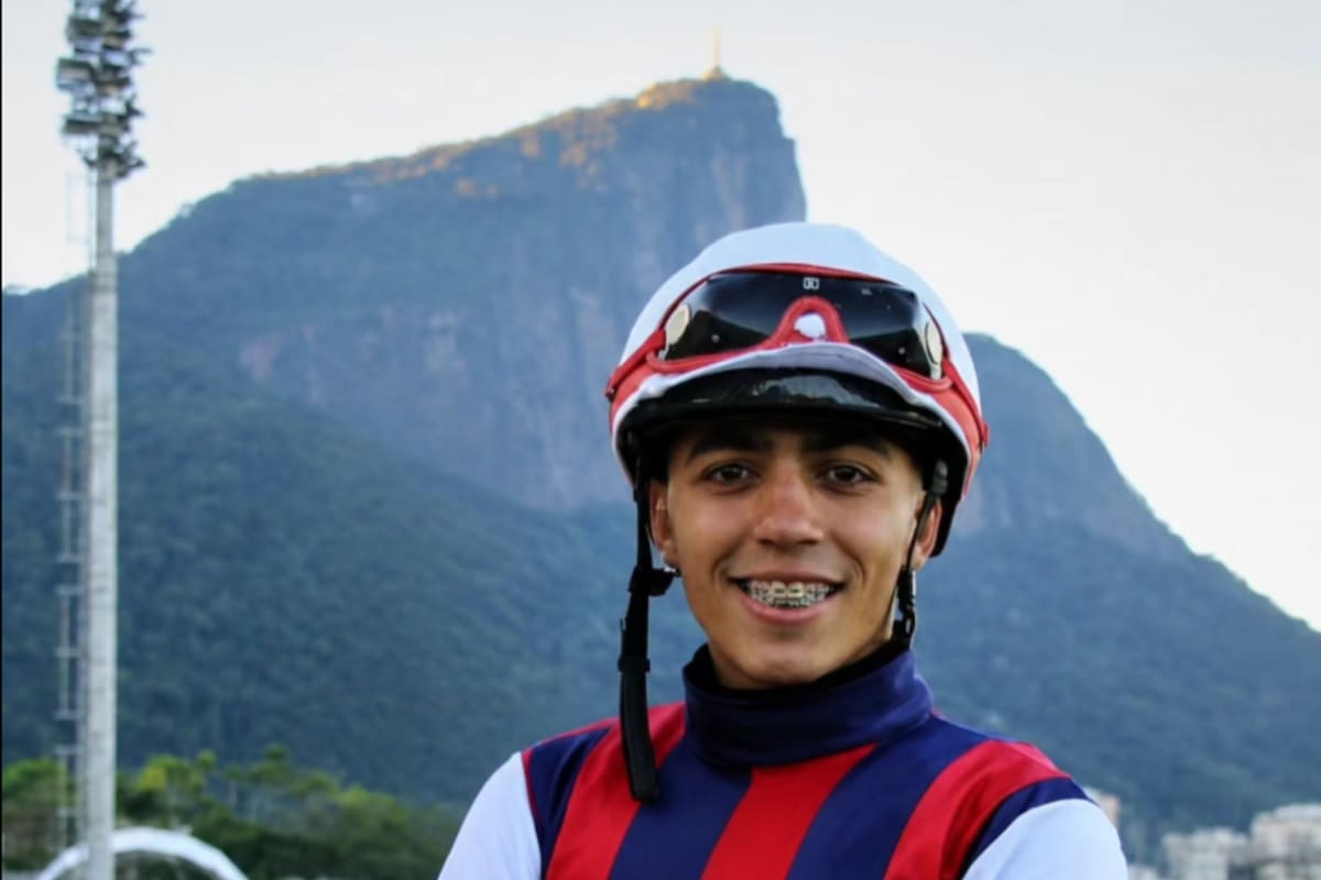 Leandro Henrique, al pie del Cerro Corcovado, en la pista de césped de Río de Janeiro; murió a los 27 años