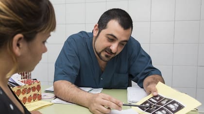 Leandro Lencina fue el primer estudiante de Obstetricia en la UBA