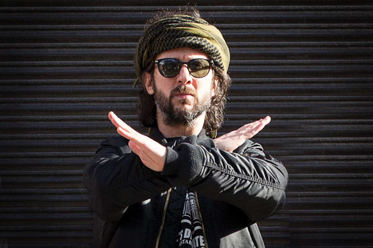 Leandro Lopatin, guitarrista de Turf y Poncho, se lanza como solista